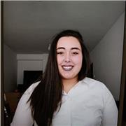 Profesora autónoma imparte clases de apoyo y refuerzo a niñas y niños de primaria y 1°/2° ESO